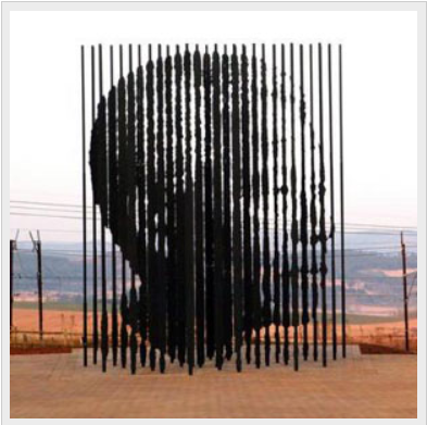 à Durban cette sculpture commémore les 50 ans de la capture de Madiba par la police de l'Apartheid