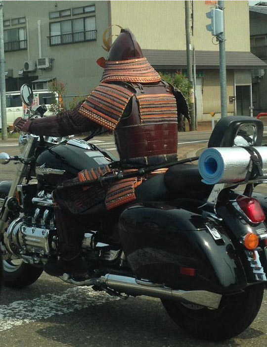 Samouraï en moto